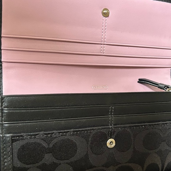 Coach Signature Wallet - Picture 2 of 5